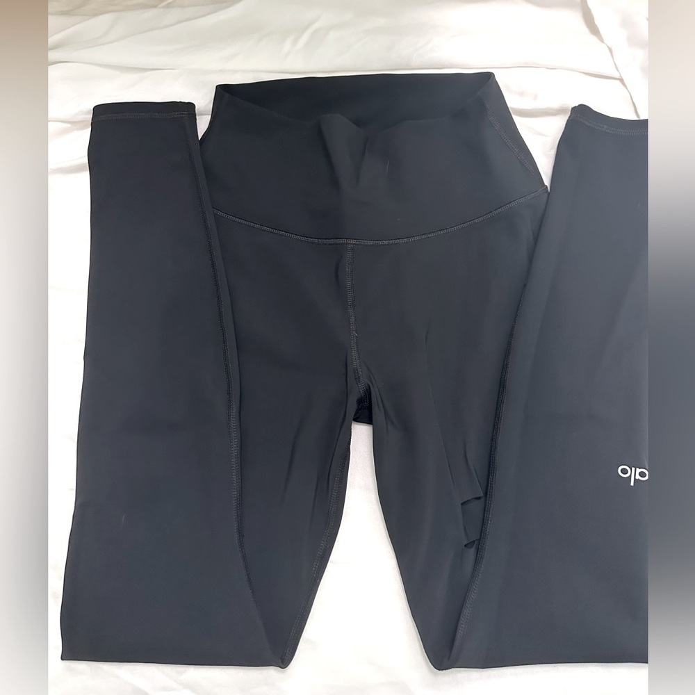 Alo High Waisted Ripped Leggings.  Size M